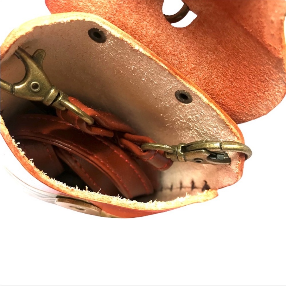 Handcrafted Floral wristlet, crossbody cellphone bag - Picture 5 of 7